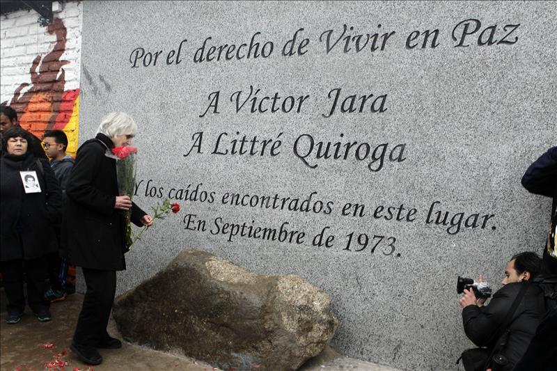Victor Jara encuentra justicia, procesan a 10 exmilitares por su muerte